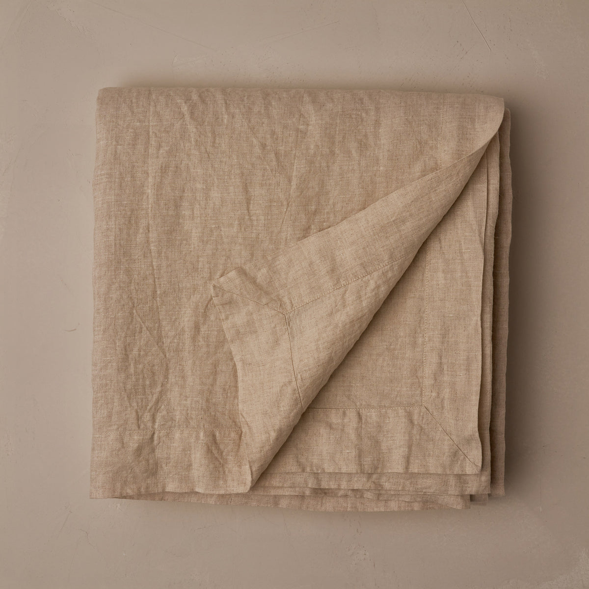 Relaxed and breathable LETTO Classic Linen flat sheet in color natjral, made in Italy data-image-id=