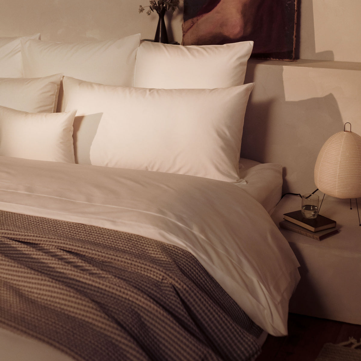 Image of bed made with LETTO Giza Reserve Percale Sheets and pillowcases data-image-id=