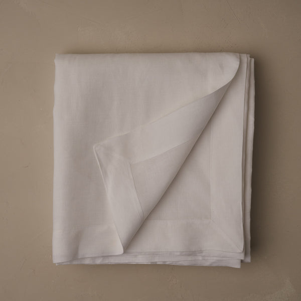 Breathable and relaxed LETTO Lino Primo flat sheet in 100% linen in color white, made in Italy
